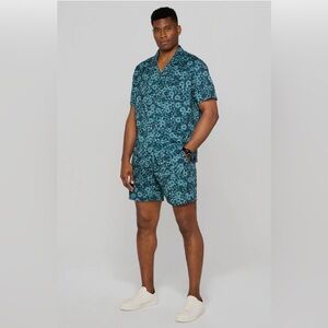 SET- Fabletics - NWT(showroom tags)- The Cabana Set - Medium Shorts, Small Shirt